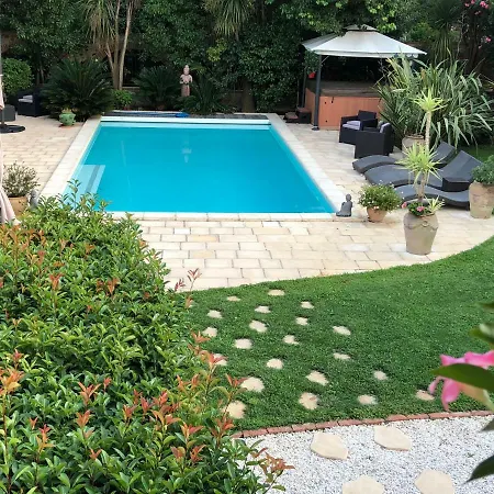 Domaine De La Tannerie D'hotes Et 4*